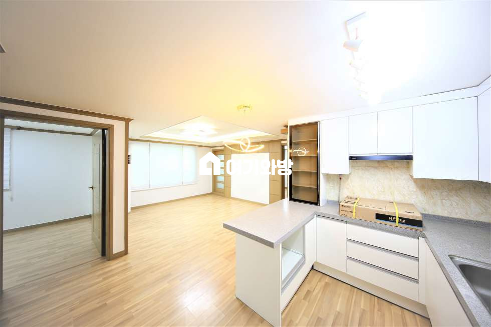 경북 구미시 봉곡동 140-9 구미 봉곡동 쓰리룸 주인세대 LH 전세 / 카카오뱅크 / 중기청 / HUG 보증보험 전문 분야 부동산 전세 매물번호 11197 사진 4
